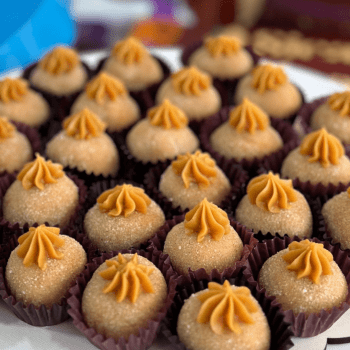 https://www.mariachocolate.com.br/static/21111/sku/thumb_cursos-curso-pratico-brigadeiro-gourmet-10-01-24-13h-as-17h-p-1703604007866.png